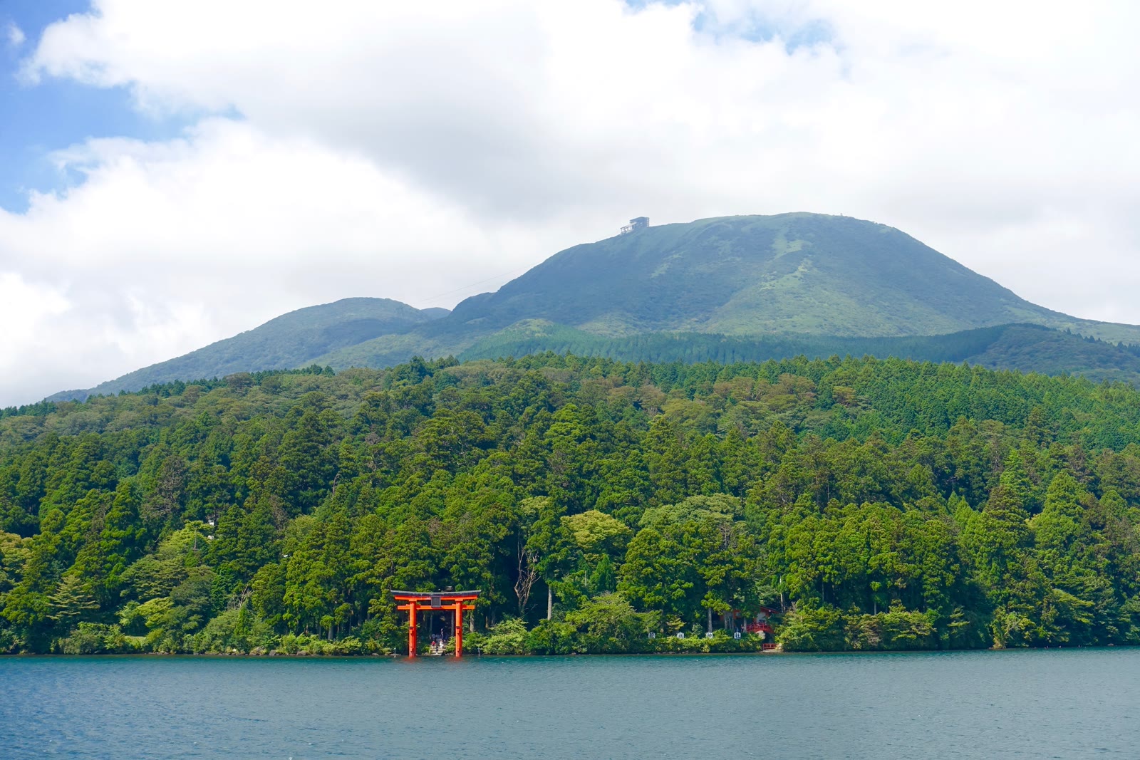 箱根神社と平和の鳥居